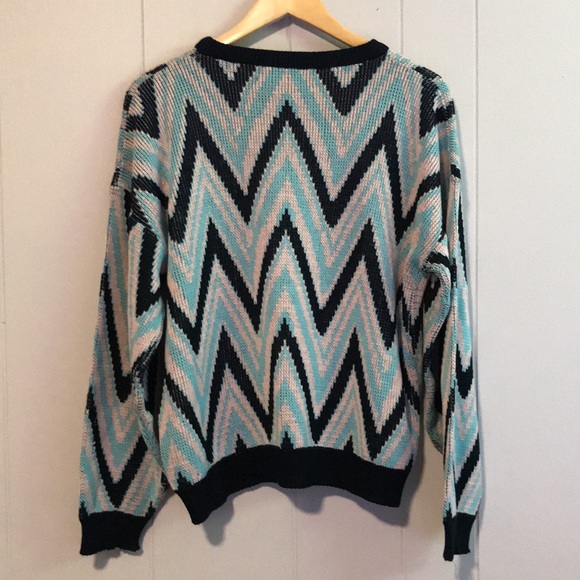 Vintage Zig-Zag Design Sweater - Picture 2 of 3